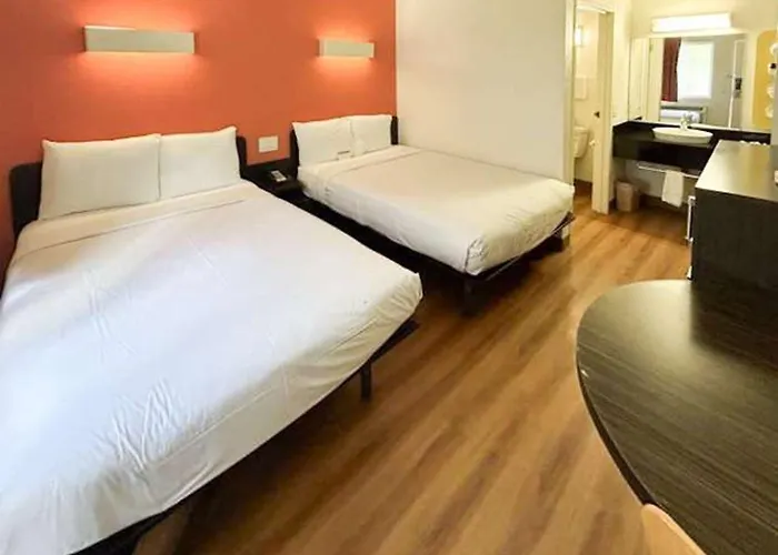 Studio 6 Suites - Riverside, Ca South