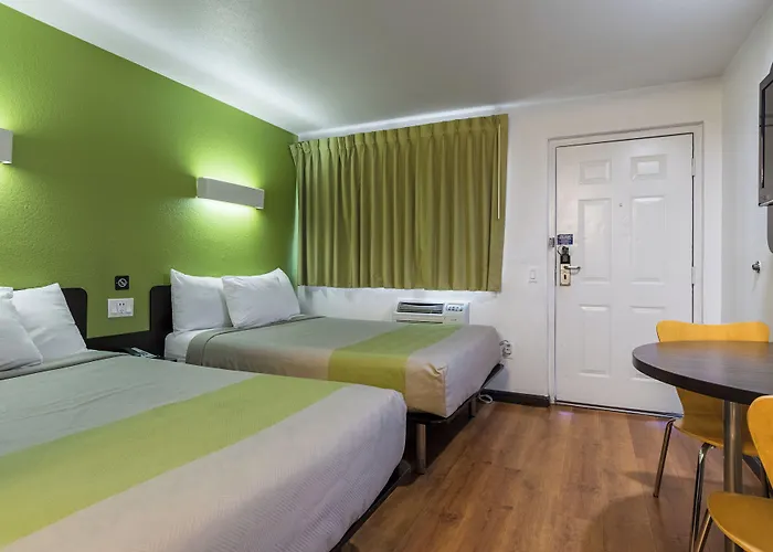 Motel 6 Riverside, CA - UCR East